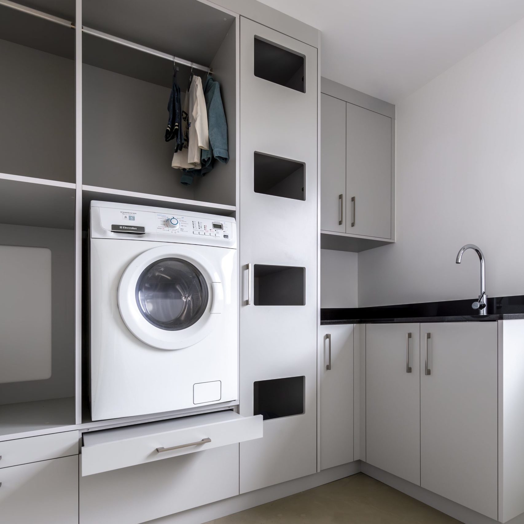 Buanderie aménagement sur mesure par MedidabyBefa